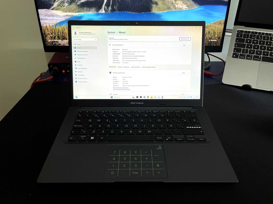 ASUS VivoBook 14" | Intel Core i7-1255U | 16 GB RAM | Íris Xe Graphics