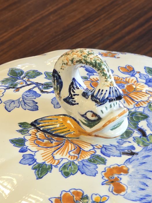 Faiança Francesa Gien Galos e Peónias terrina e prato