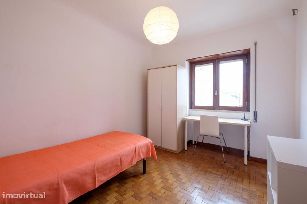 Quarto - localizado em Norton de Matos Coimbra