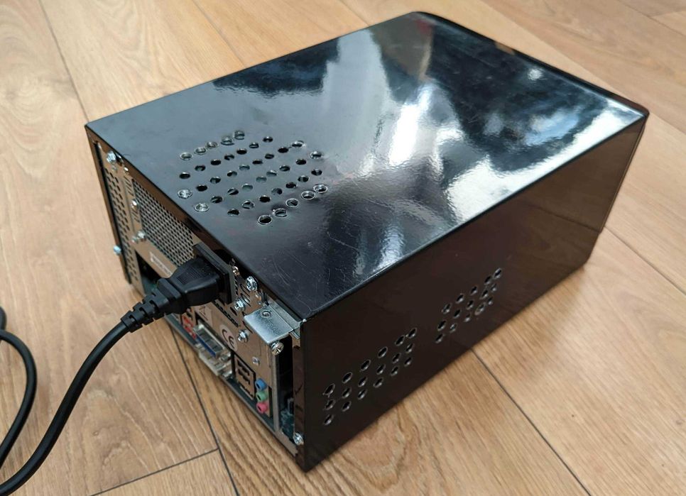 mały komputer PC mini ITX * Intel i5 * RAM 8GB * SSD 256GB * Win 10