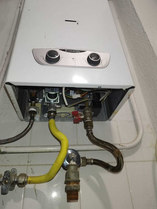 Arca em Madeira e sala completa