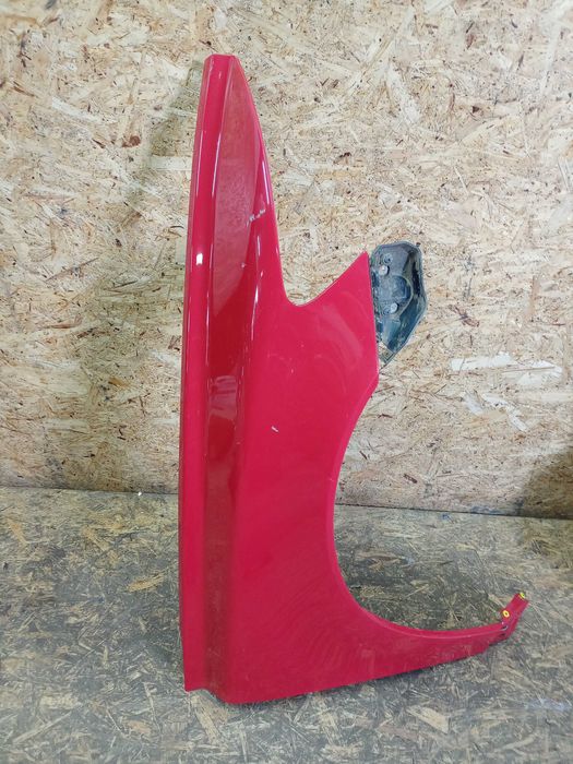 Volvo S40 V50 błotnik prawy przód przedni kolor czerwony oryginał