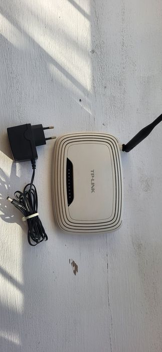 Wi-Fi роутер TP-Link TL-WR740N (150 Мбит/с) + блок питания