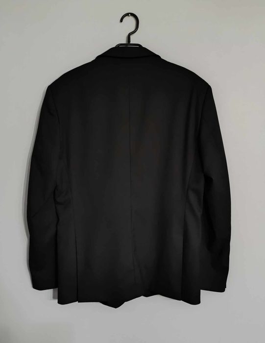 Czarny garnitur męski