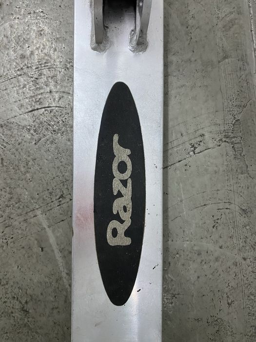 Trotinete RazorTam 8-16a/Junior/ desdobravel, excelente preco!