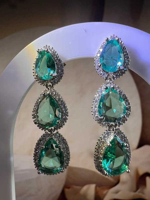 Brinco Gota Luxo | Pedra Verde Tiffany | Ródio Branco + Microzircônias