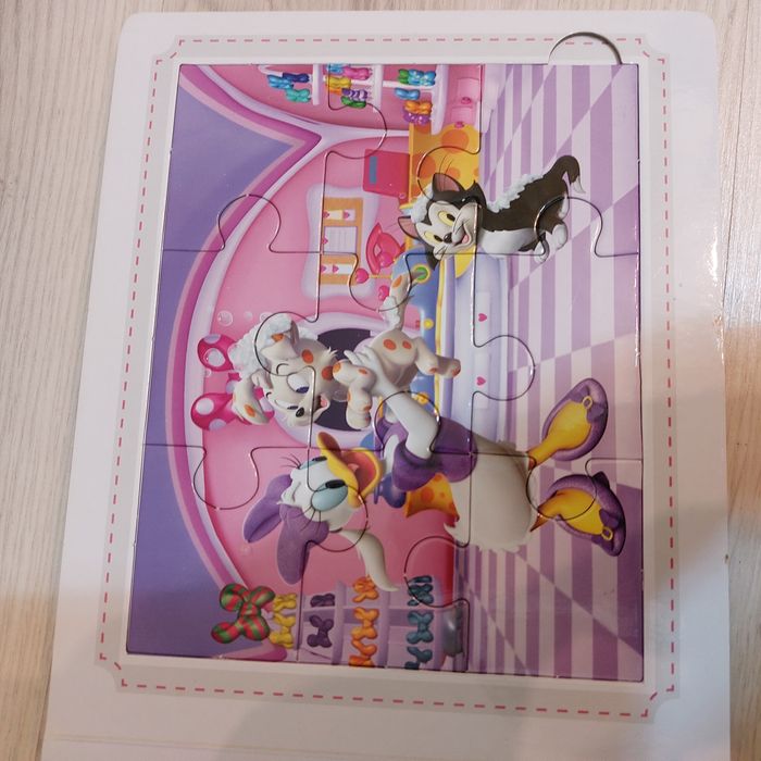 Minnie książka z puzzlami