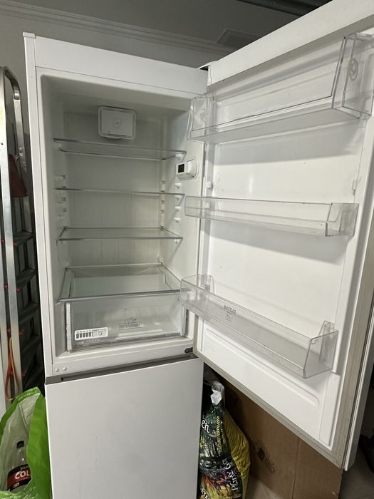 Frigorifico Hotpoint Ariston a funcionar