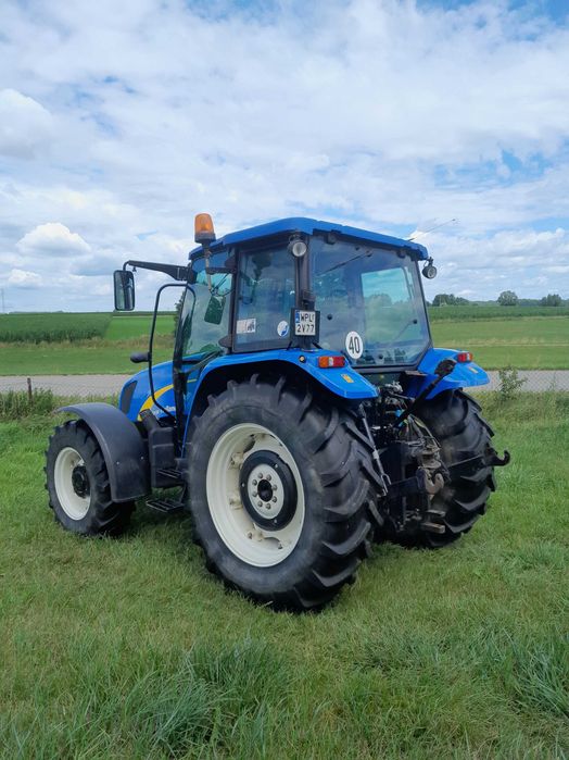 New Holland   T5040   Krajowy  Fabryczne opony  EHR  Pneumatyka  TUZ  3640Mh