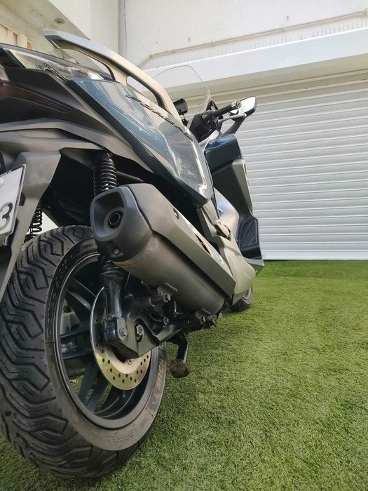 Moto Honda Forza 300