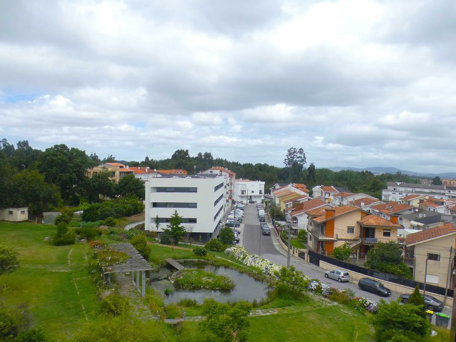 VendoT1 GAIA RENOVADO, Rua da Igreja, Pedroso 60 m2 área construída + garagem (12m2) + arrumos (6 m2)
