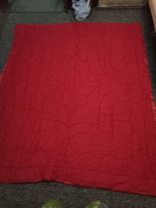 Продам ватное одеяло.