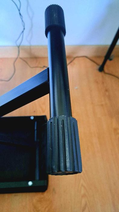 Vendo Piano digital Korg B2 Black de 88 e Banco de Piano como novos