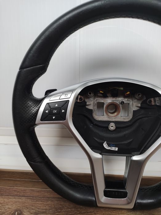 Руль Mercedes W218, W212, W207, W204 AMG