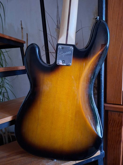 Baixo Squier P Bass Affinity (Indonesia) + Bag Fender