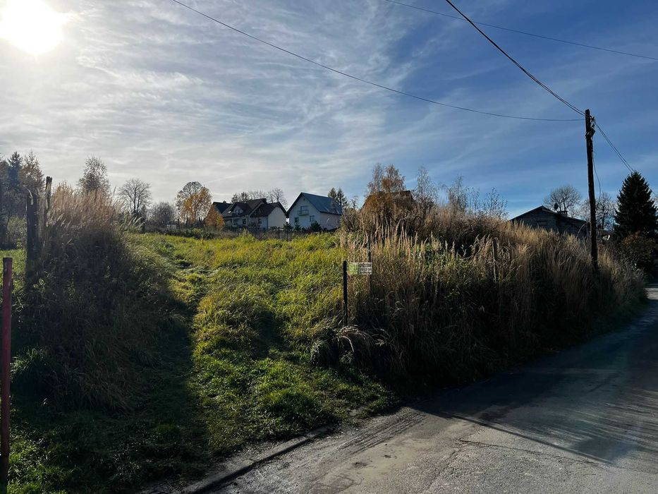 działka budowlana 8a Skała z mediami przy drodze gminnej