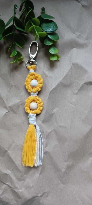Brelok kwiatki makrama