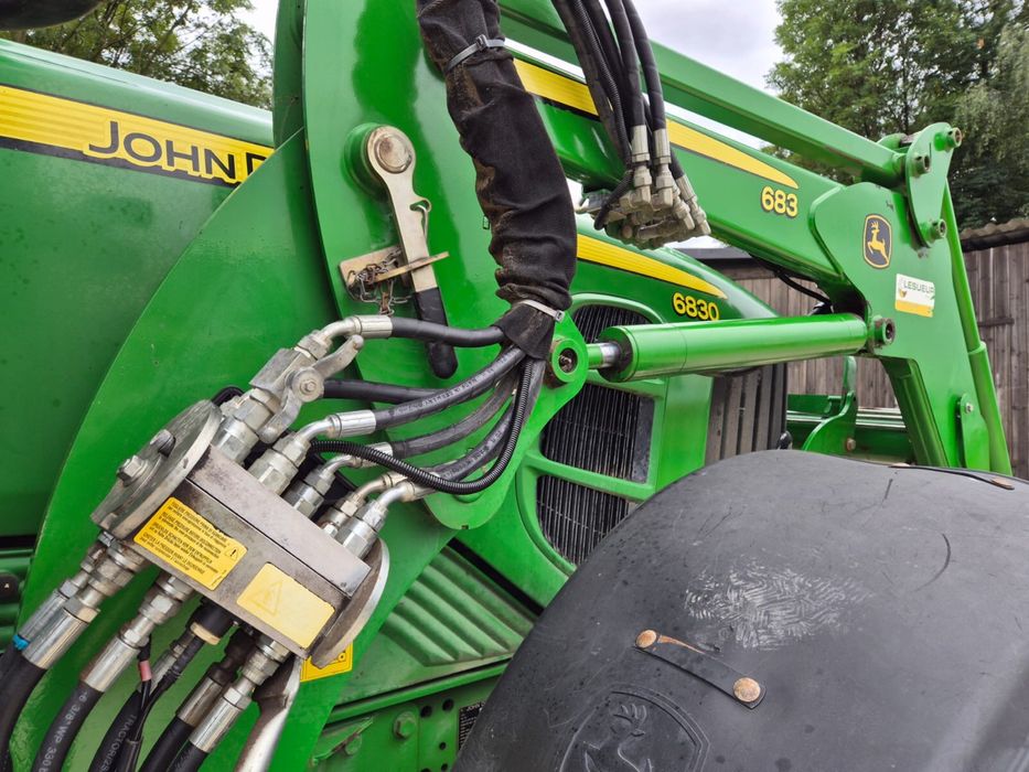 Ładowacz John deere 683 komplet z adaptacja