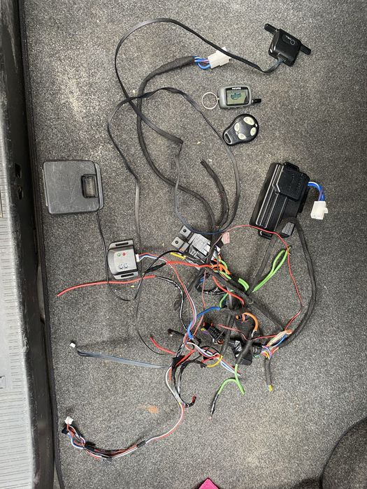 Сигналізація повністю робоча знята з машини