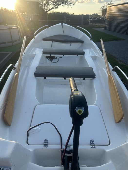 Łódka Wiosłowa  + przyczepka.