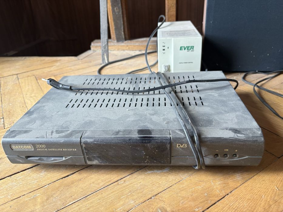 Cyfrowy odbiornik satelitarny Datcom 2000 (DVB-S) – retro / na części