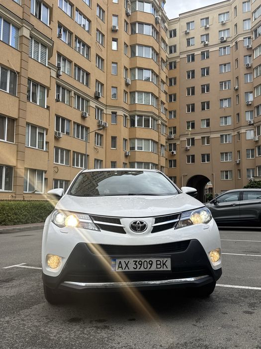 Продам авто Toyota rav 4 2013 року