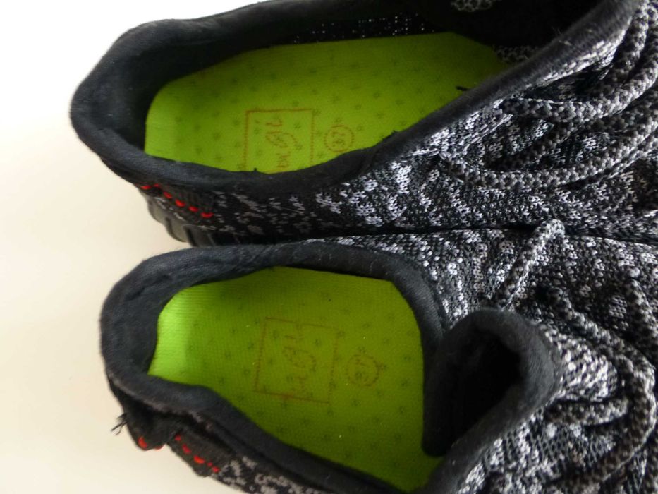 Buty sportowe UGI styl yeezy lekkie sneakersy 37