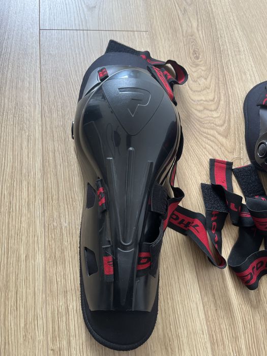 Joelheiras moto Prohel – muito bom estado, quase não usadas