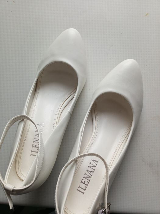 Туфлі на каблуку (весілля,випуск)