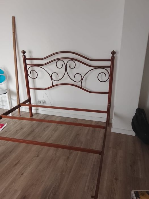 Cama de ferro sem estrado 2,00x1,40