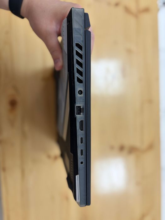 ASUS ROG Strix G16 RTX 4080 12GB i9-13980HX 32GB RAM