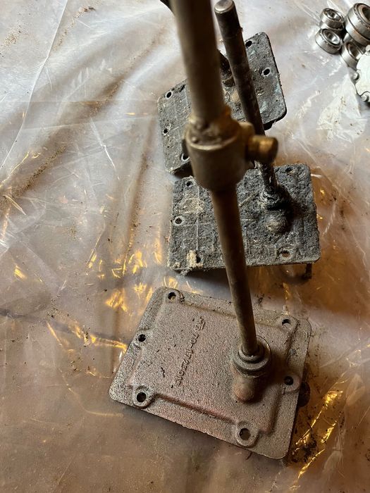 Ричаг переключення понижених і повишених з кришкою  МТЗ 80/82