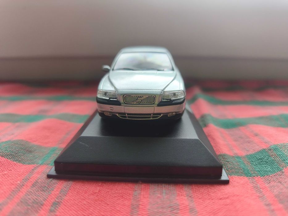 1:43 minichamps Volvo s80