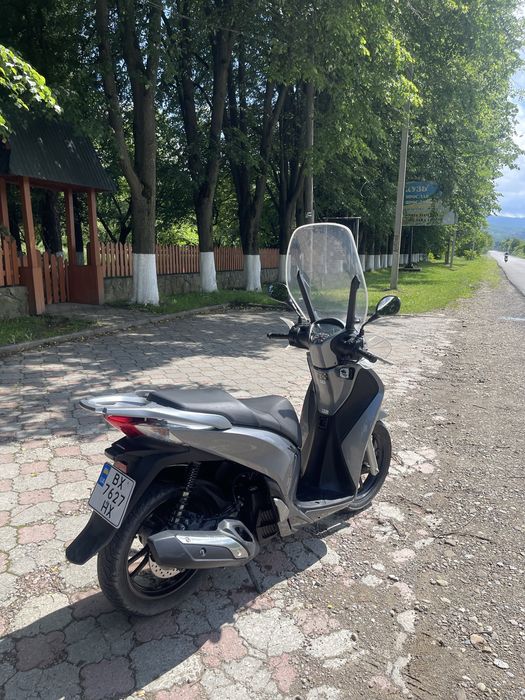 Honda sh 150.