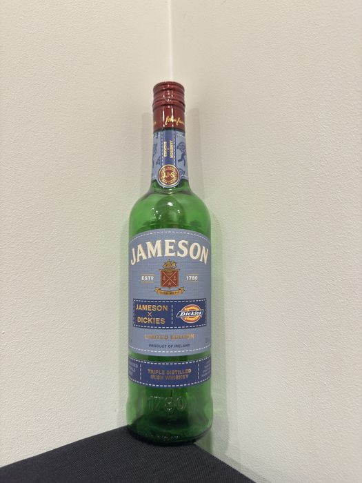 Kolekcjonerska butelka whiskey Jameson x Dickies
