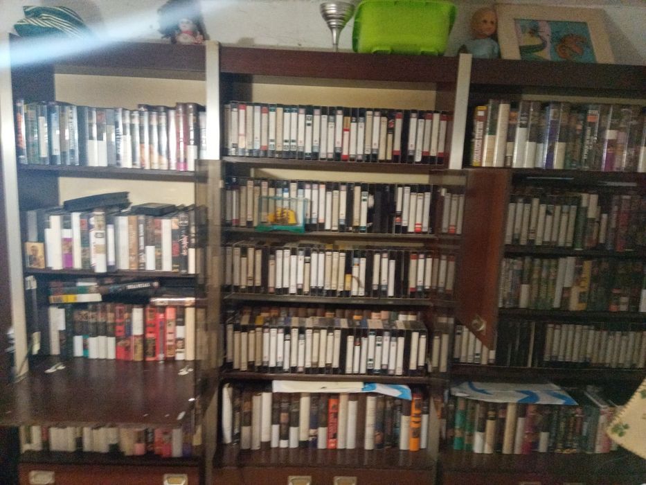 Vendo 642 filmes vhs