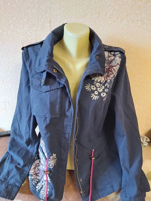 Курточка,вітровка куртка  парка пальто