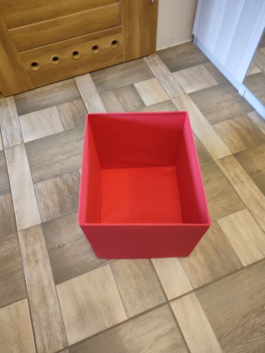 Nowy czerwony kosz organizer na zabawki