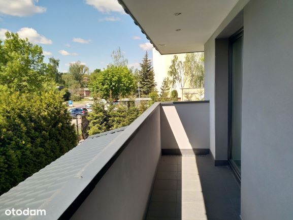 80m2, + 3 miejsca postojowe, podwórze, brak czynszy.