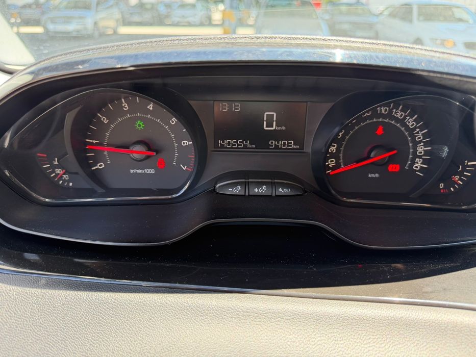 Peugeot 208 2014 Manual — Econômico e Bem Conservado
