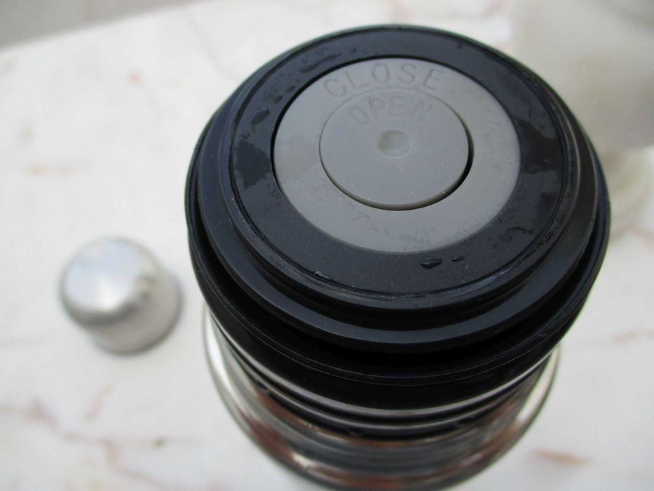 TERMO em Inox para café, chá e outras bebidas, capacidade 1 L