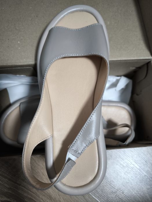 Босоніжки жіночі