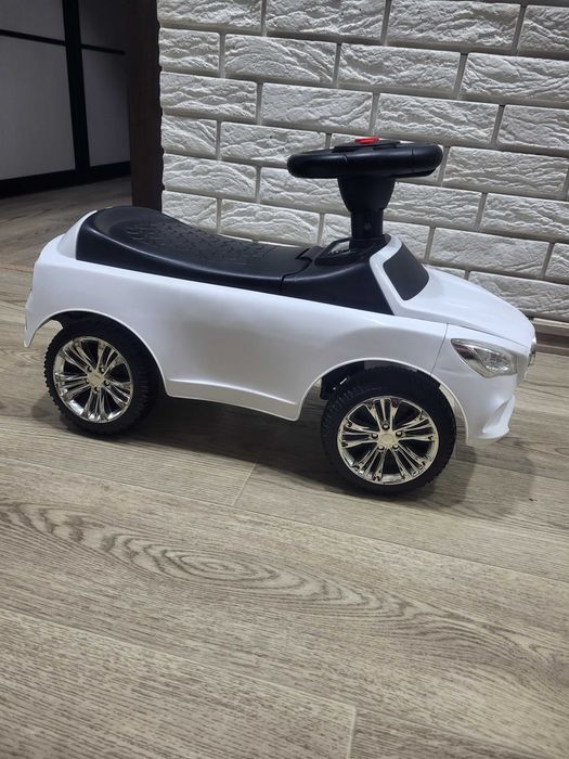 Машинка толокар Bambi