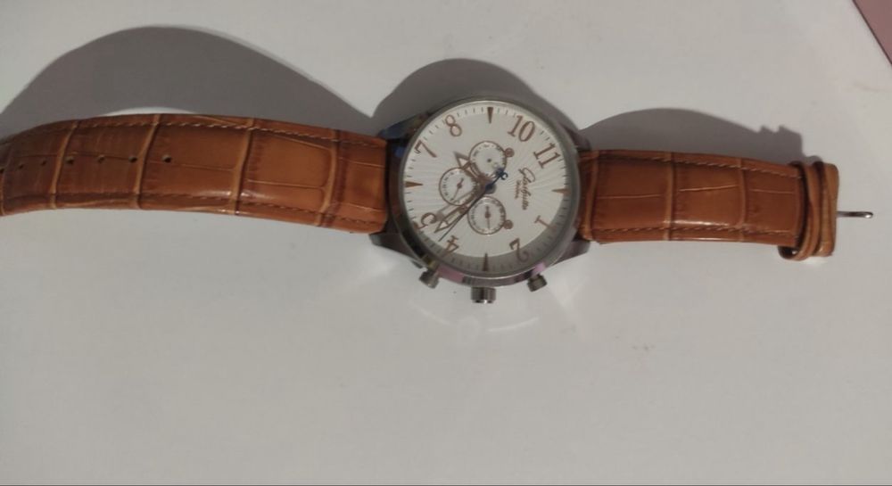 Годинник Romanson