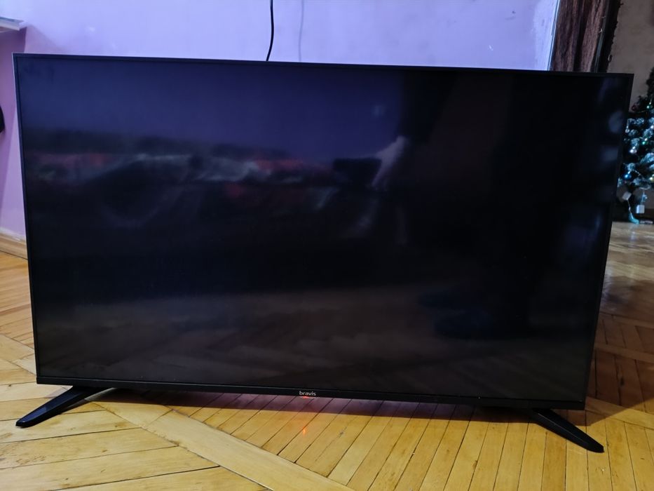 Телевизор Bravis 43дюйма смарт ТВ