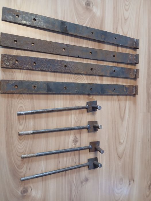 Zawiasy stalowe    .