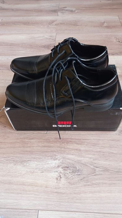 Buty czarne r.37 dla chłopca komunijne