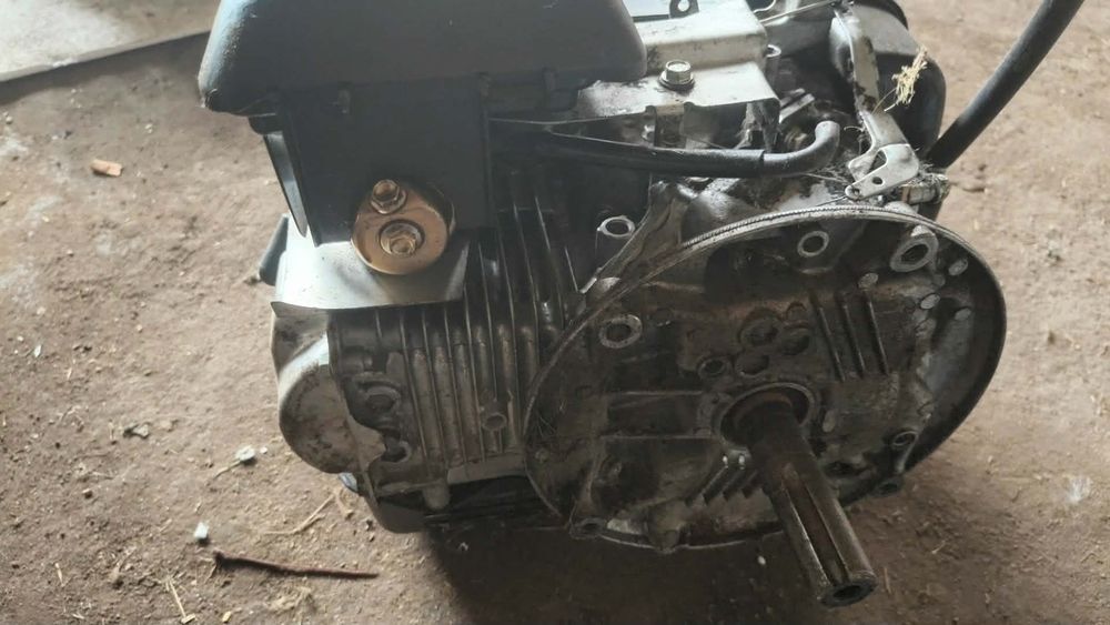 Silnik  do kosiarki  honda cgv160 5.5