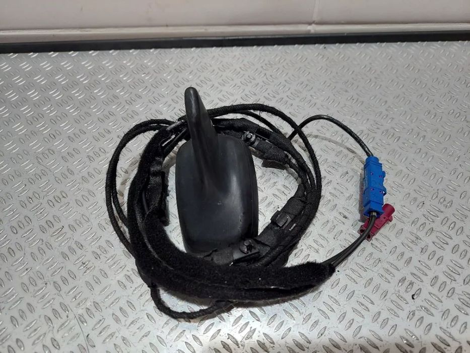 Antena dachowa Audi A5 nr 8T0035503E