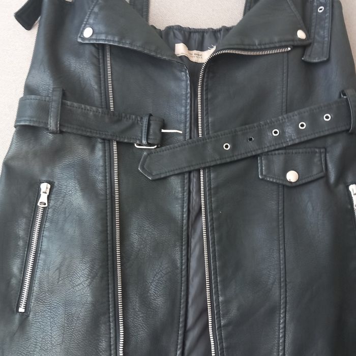 Продам Кожаный платья  размер  S в идеальном состоянии